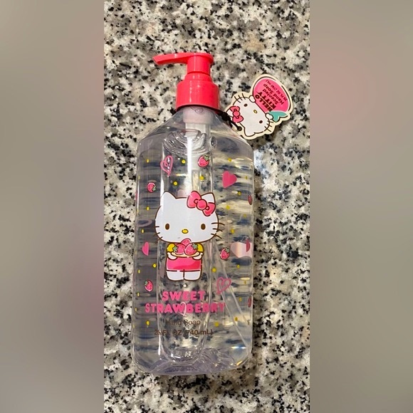 Hello Kitty Hand Soap Dispenser Sweet Strawberry Scented Reusable Large - Picture 3 of 6